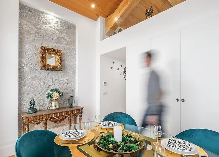 Downtown Historic Apartment